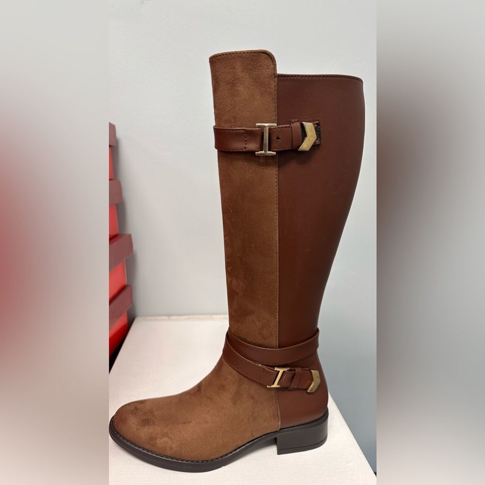 Knee high rider boots with side zipper